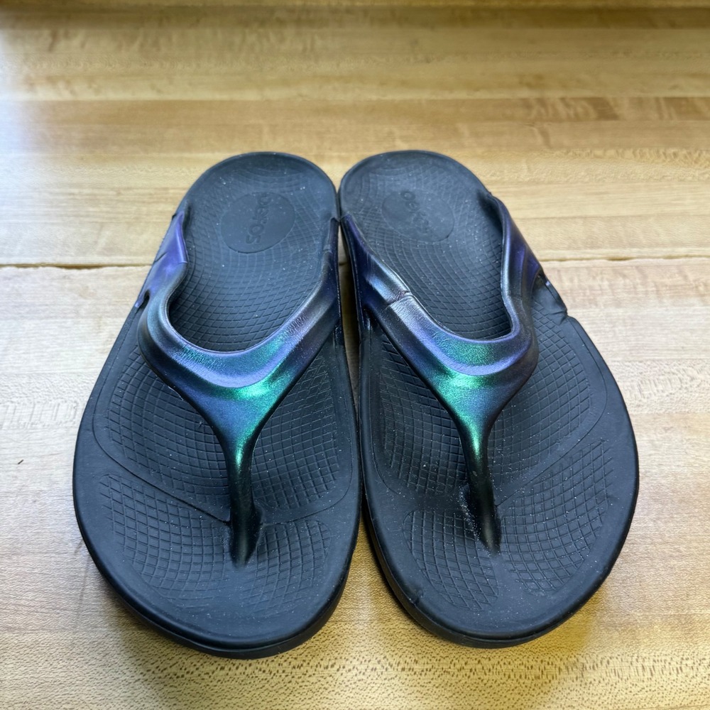 OOfos OOlala Luxe Iridescent Recovery Sandals Black Blue Purple Women 8 EU 39 - Picture 2 of 5